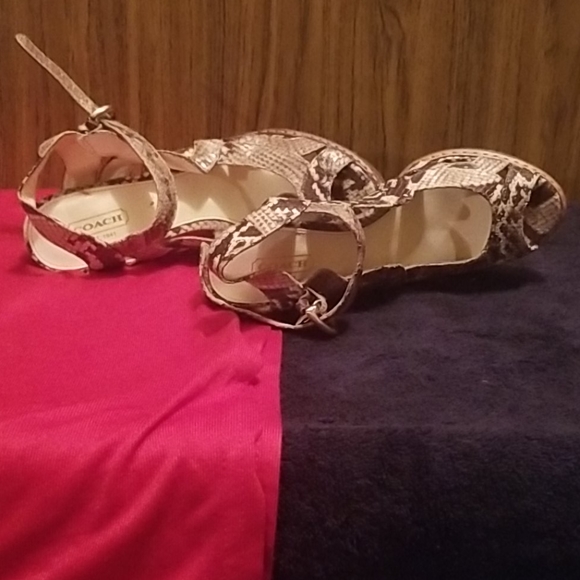 Shoes - Picture 3 of 4